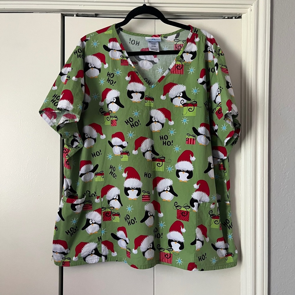 SB Scrubs Christmas‎ Penguin Ho Ho Ho Green V-Neck Scrub Top 3X 3XG Cotton